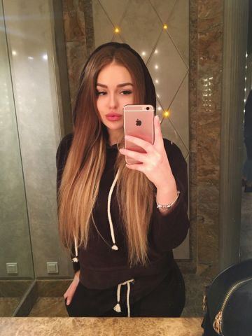 Ирина Потрясающая Брюнетка